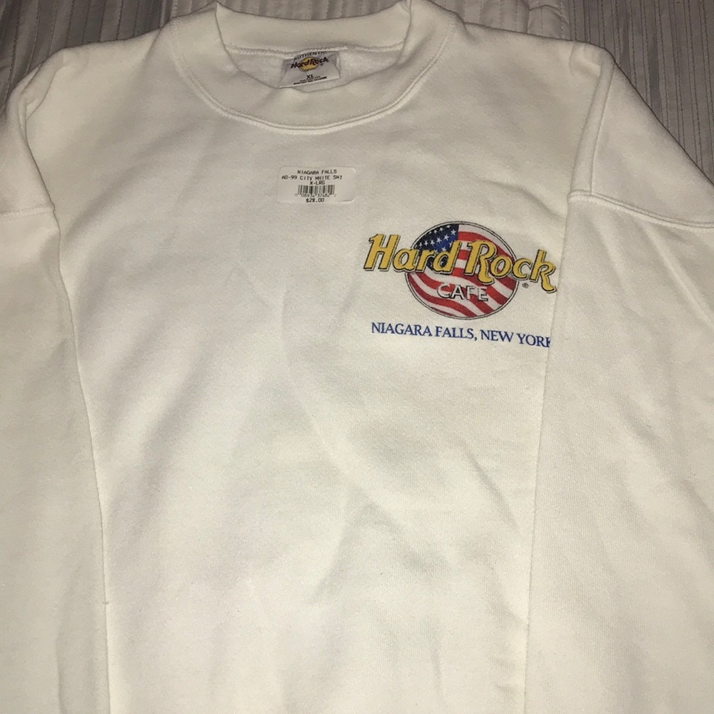 NWT Hard Rock Cafe - Picture 2 of 8